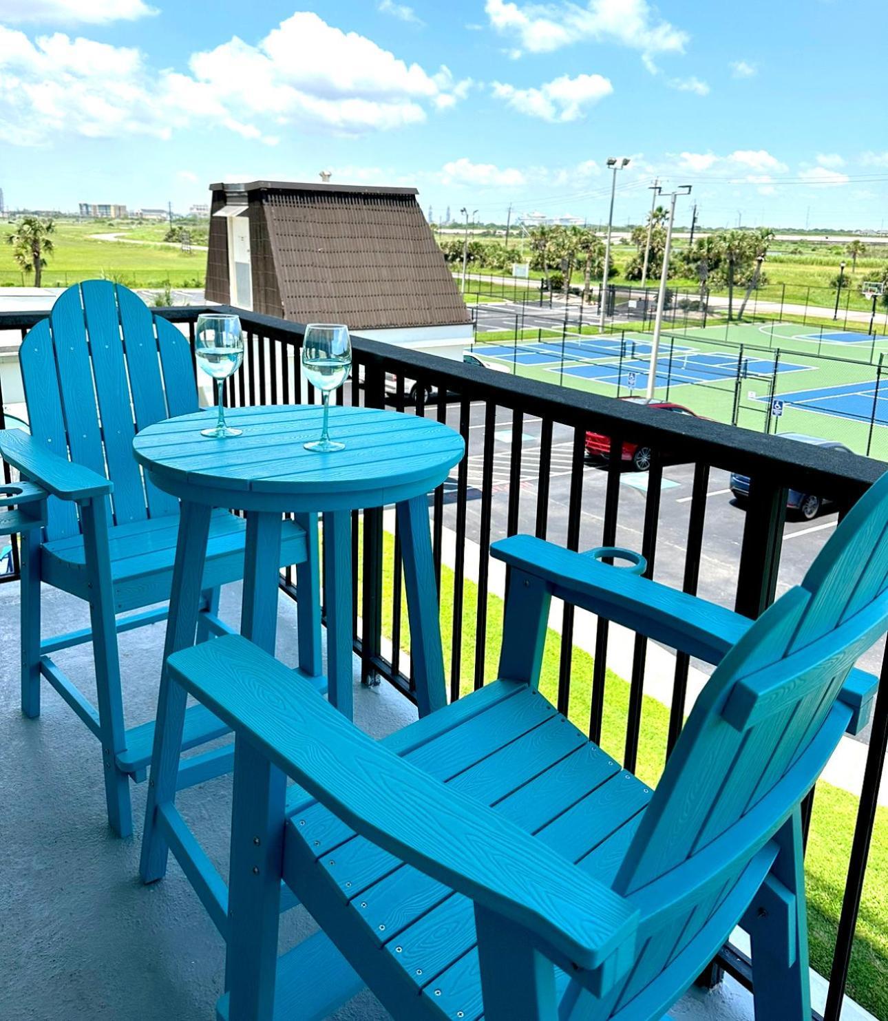 Islander East Studio With East Beach Access Galveston Exterior photo